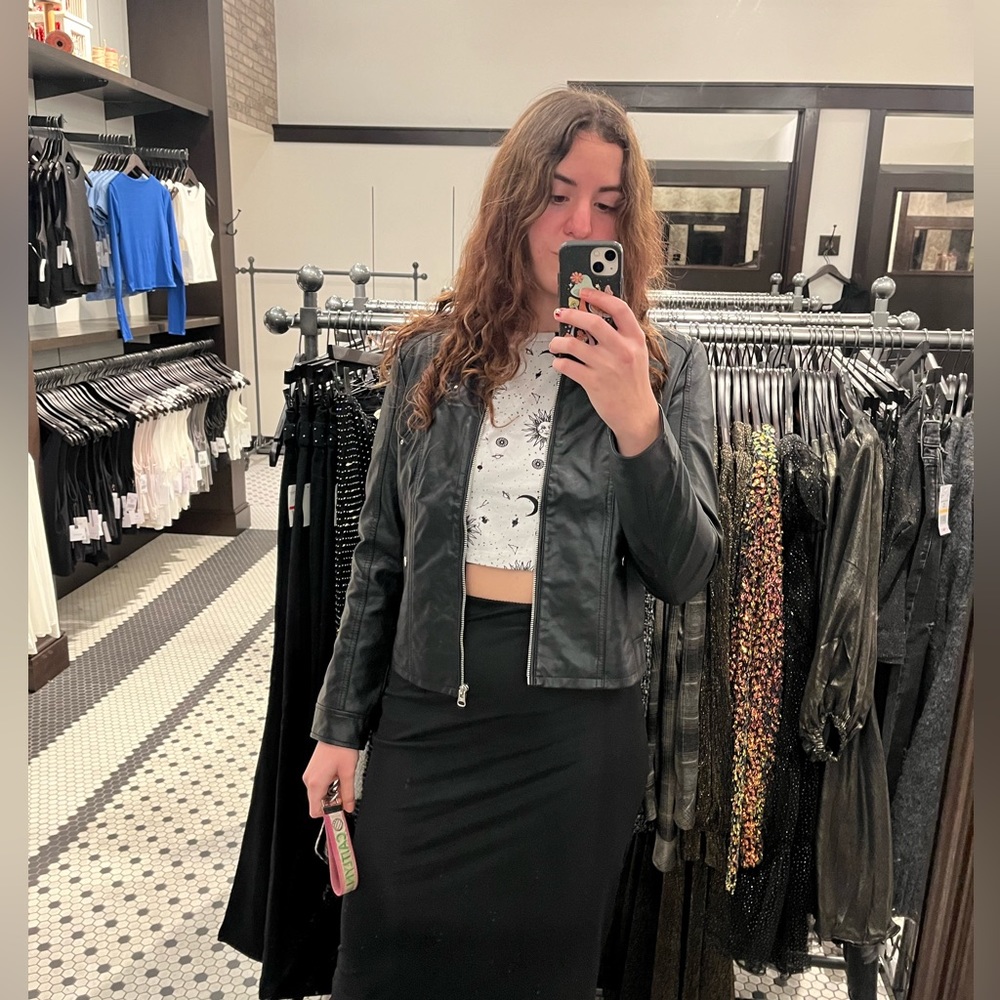 Meet your Posher, Caitlyn